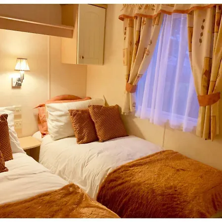 North West Lakes Caravan Breaks- Nr *